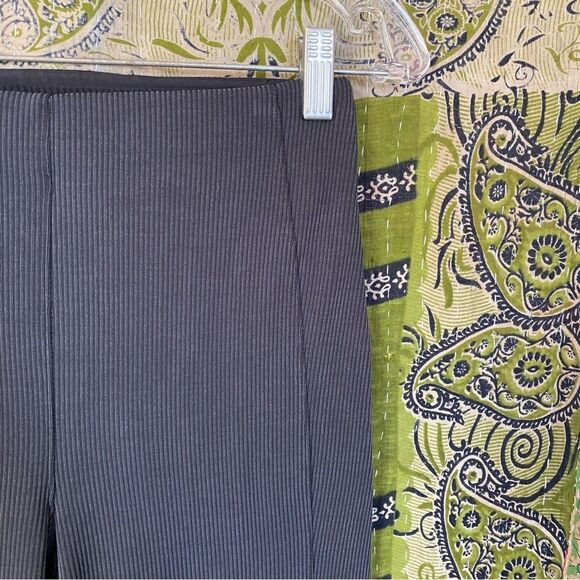 Lululemon Gunmetal Brushed Softstreme Ribbed Zip-Flared Pant 34" Size 4 - Picture 5 of 16